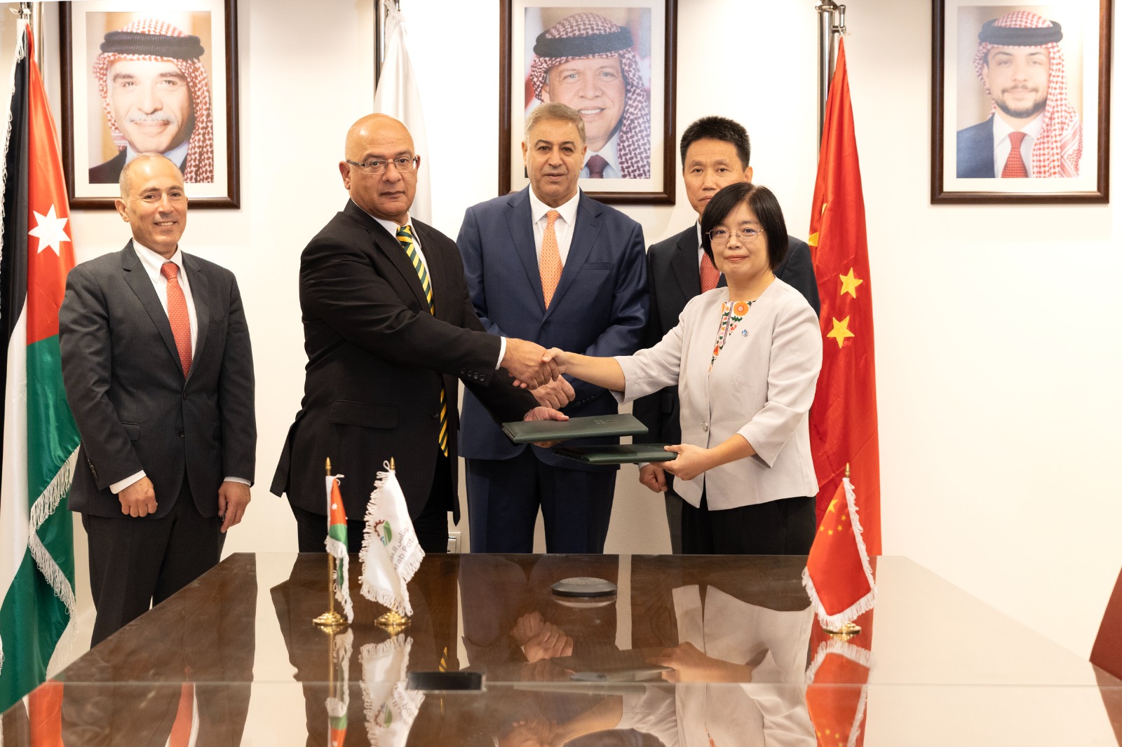 صورة حول : "البوتاس العربية" تعزز صادراتها إلى السوق الصينية بتجديد اتفاقيتها مع شركة سينوكيم "البوتاس العربية" تعزز صادراتها إلى السوق الصينية بتجديد اتفاقيتها مع شركة سينوكيم