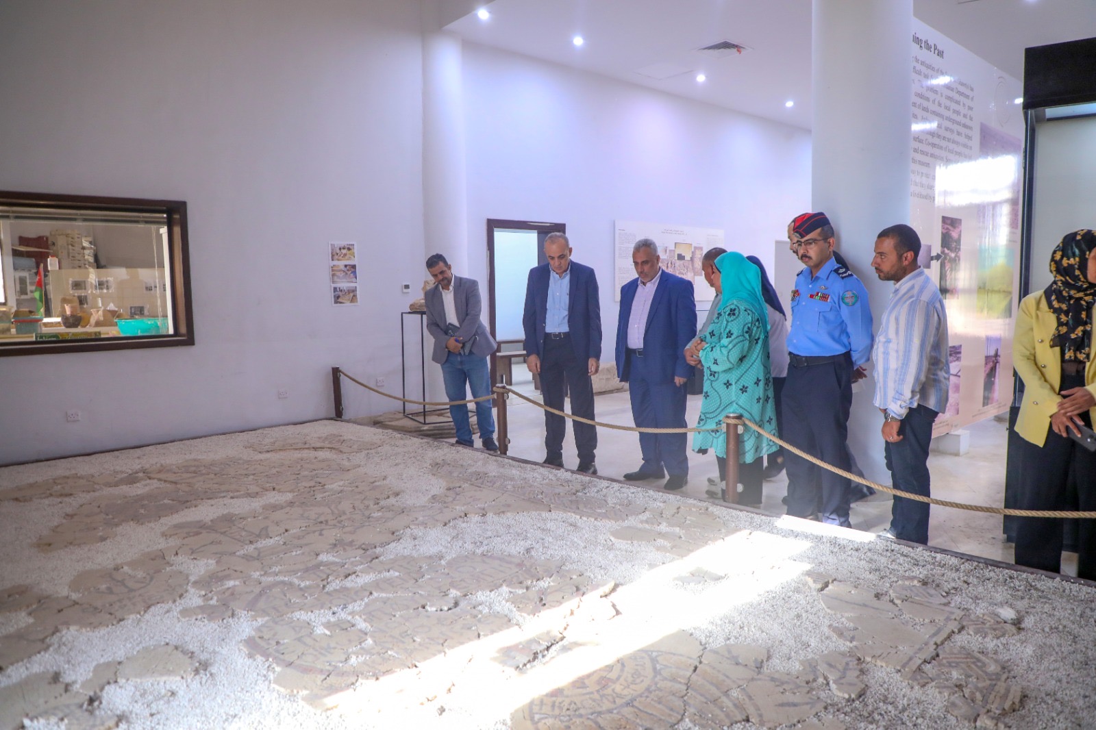 وزير السياحة والآثار يتفقد متحف أخفض مكان على سطح الأرض والمواقع الأثرية في الأغوار الجنوبية