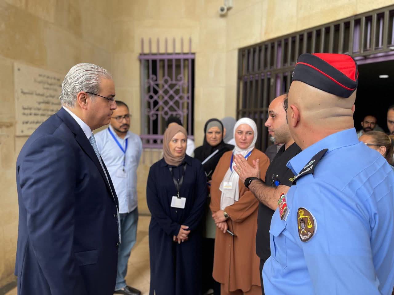 وزير الصحة بزيارة مفاجئة للمركز الوطني للصحة النفسية