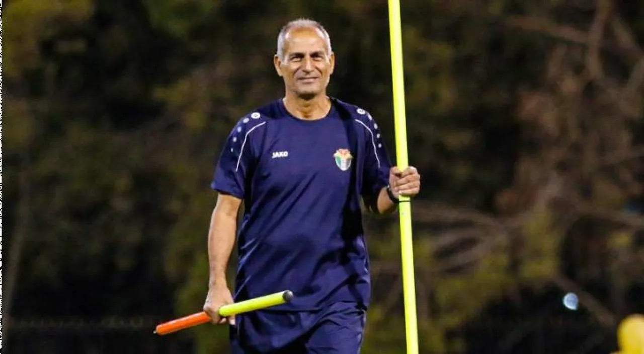 صورة حول : إسلام ذيابات يتولى قيادة منتخب الشباب لكرة القدم إسلام ذيابات يتولى قيادة منتخب الشباب لكرة القدم