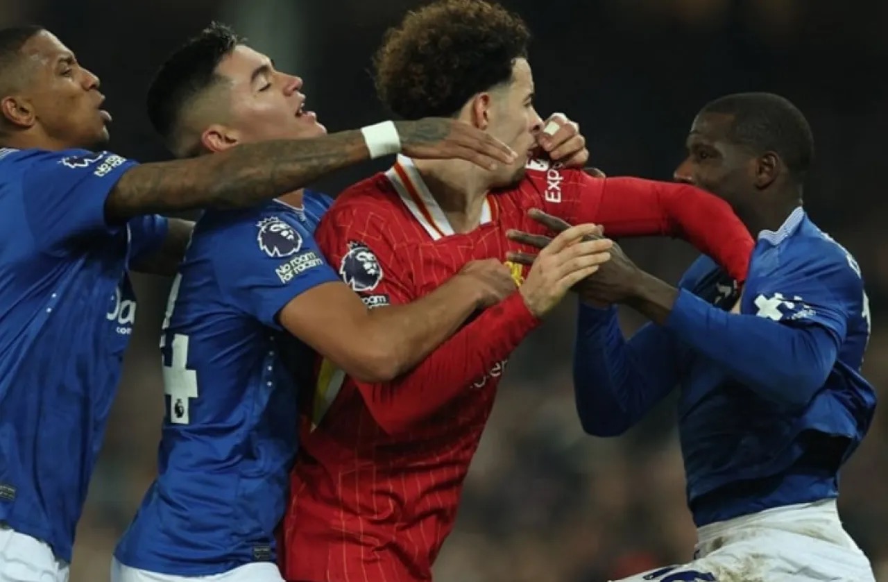 صورة حول : الطقس يهدد إقامة ديربي ميرسيسايد في موعده الطقس يهدد إقامة ديربي ميرسيسايد في موعده