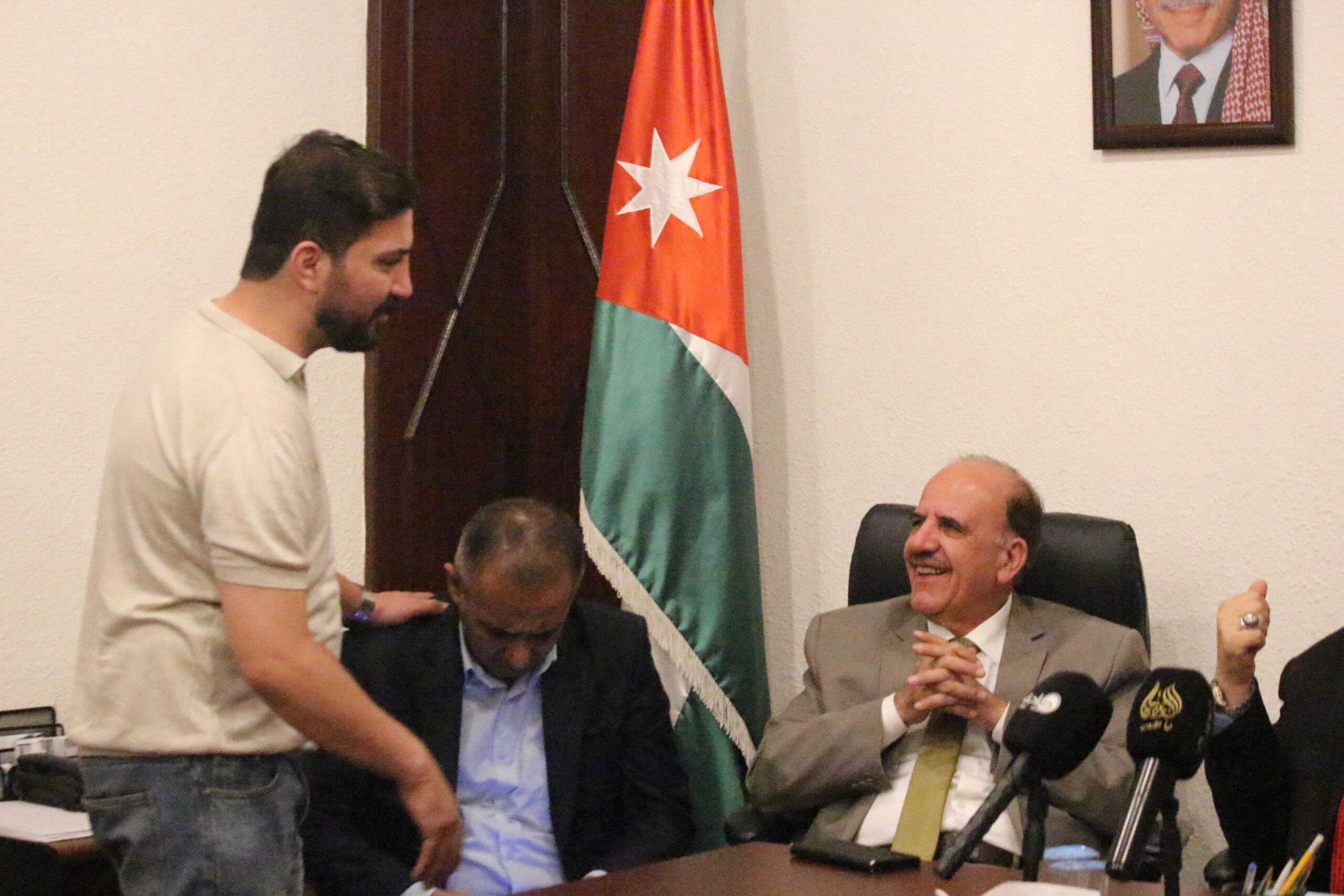 صرخة فنانين بعد دفع التلفزيون الأردني 500 ألف دينار لمؤثر مقابل 15 حلقة… وحزب البناء يتبنى مطالبهم “فيديو وصور"