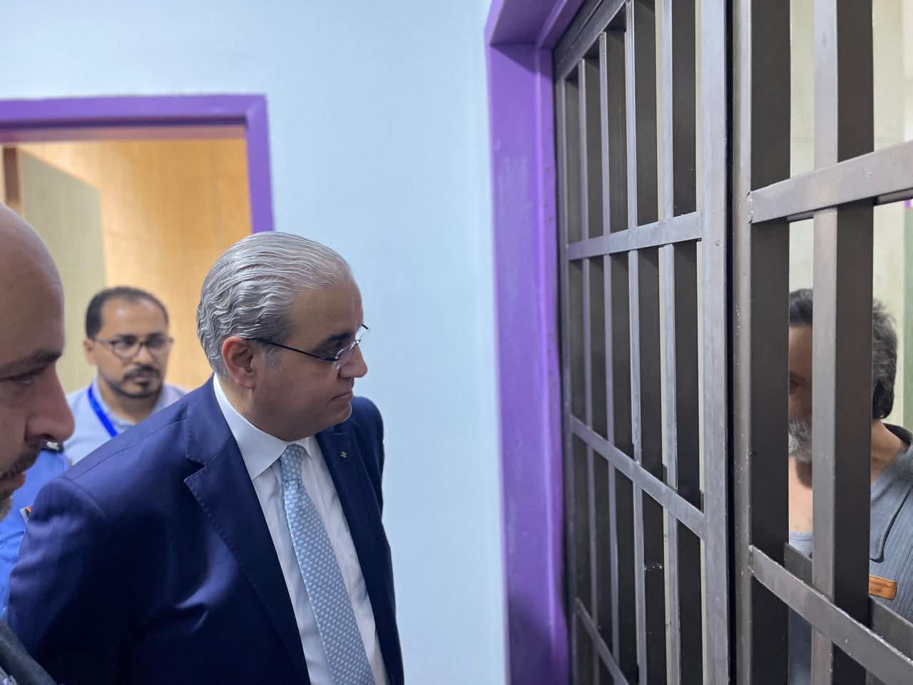 صورة حول : وزير الصحة بزيارة مفاجئة للمركز الوطني للصحة النفسية وزير الصحة بزيارة مفاجئة للمركز الوطني للصحة النفسية