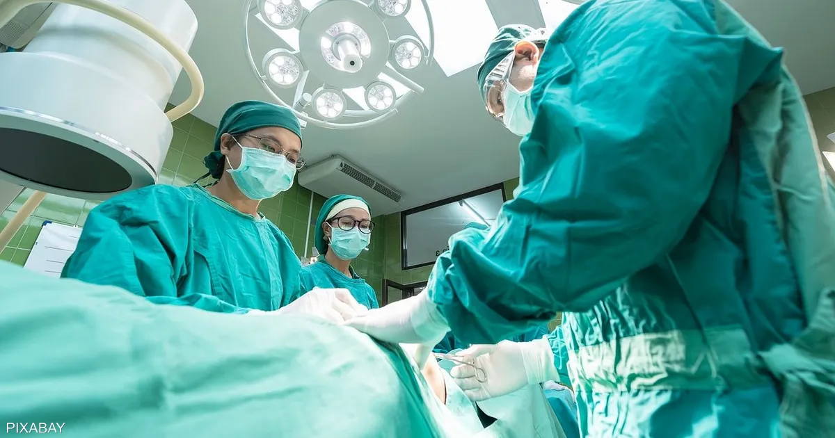 صورة حول : طبيب يتسبب بثقب في جمجمة مريض خلال عملية روتينية طبيب يتسبب بثقب في جمجمة مريض خلال عملية روتينية