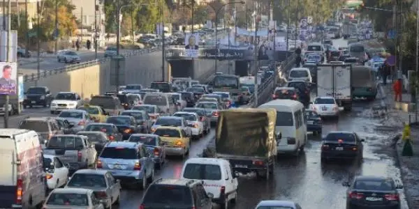 صورة حول : تعطل "تريلا" يتسبب بازدحام مروري خانق في نفق صويلح تعطل "تريلا" يتسبب بازدحام مروري خانق في نفق صويلح