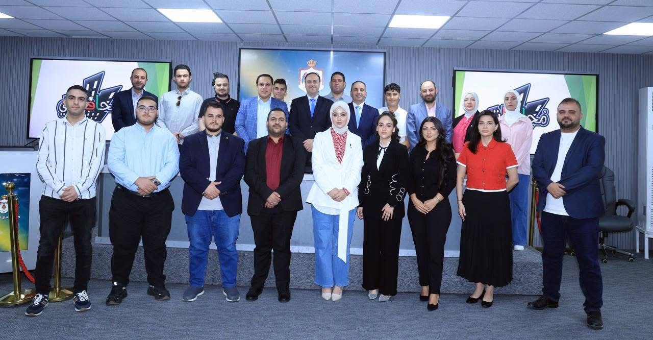 عاجل | المومني يلتقي بفريق مؤسسة محافظتي للعمل التطوعي والتدريب