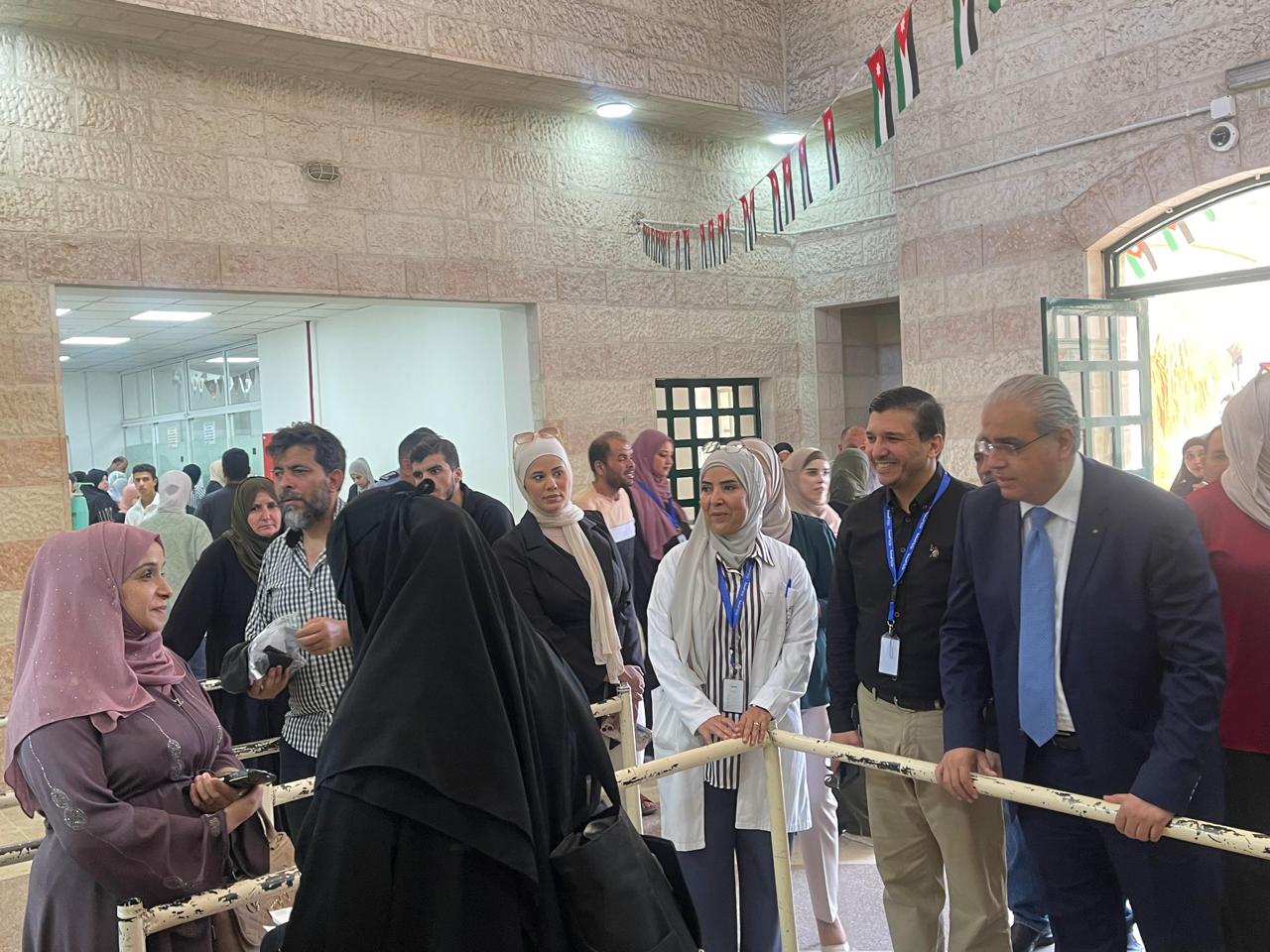 عاجل | وزير الصحة يتابع ميدانياً واقع الخدمات الصحية في مستشفى التوتنجي