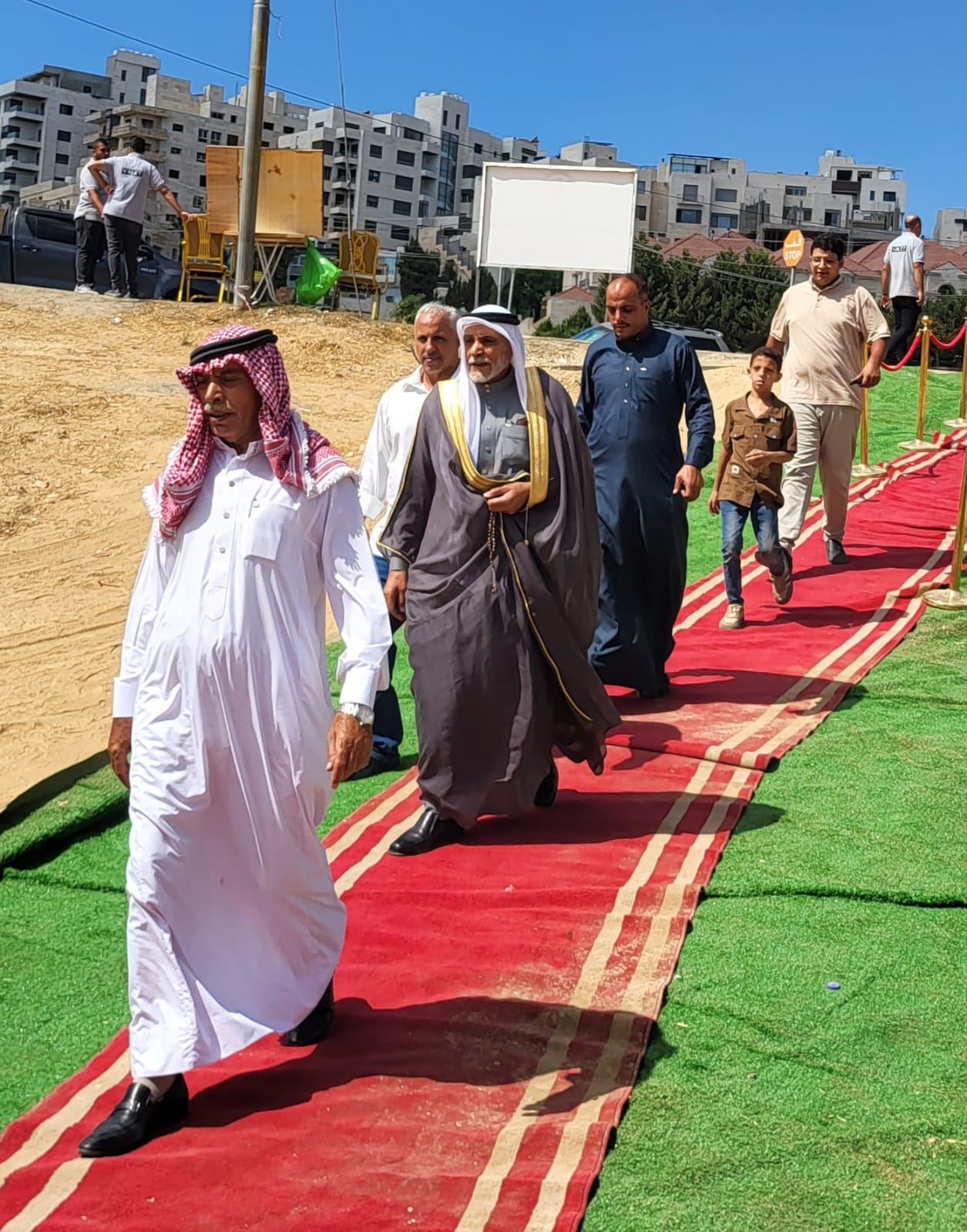 حشود غفيرة تشارك مروان الركيبات حفل زفاف نجله المهندس عبدالله في دابوق