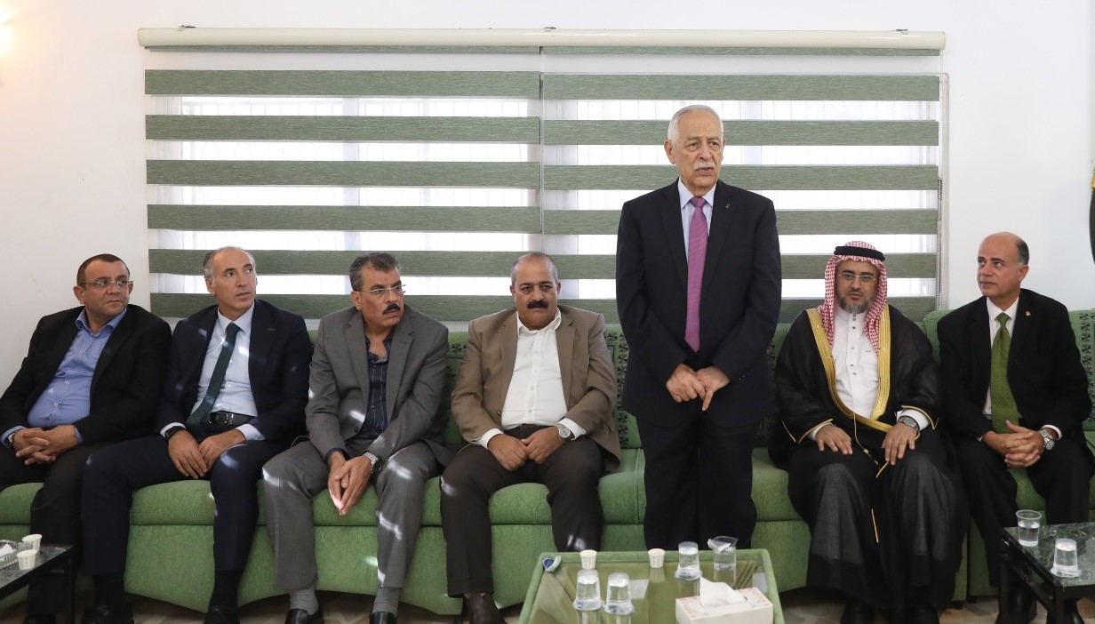 مندوبا عن الملك وولي العهد. العيسوي يعزي عشيرة المساعدة