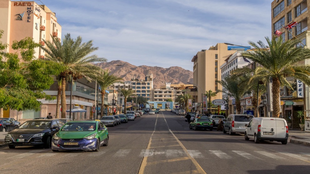 مجلس الوزراء يقر إعفاء 50% من رسوم وسائط النقل في العقبة