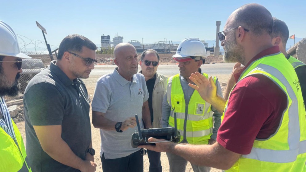 وزير المياه يطلع على الأعمال المبكرة لمشروع الناقل الوطني في العقبة"صورة"
