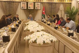 رئيسة لجنة الثقافة تلتقي وفداً من "ملهمون"