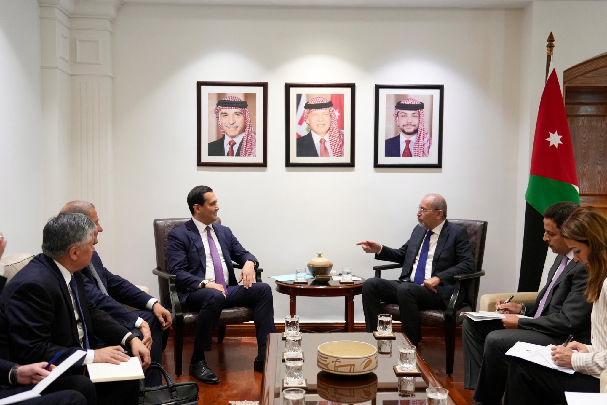 صورة حول : الصفدي يستقبل مستشار الرئيس الأوزبكستاني"صورة" الصفدي يستقبل مستشار الرئيس الأوزبكستاني"صورة"