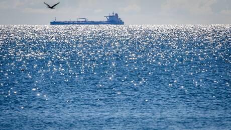 صورة حول : الحوثيون يستهدفون ناقلة نفط إسرائيلية في البحر الأحمر مملوكة لرجل الأعمال عيدان عوفر الحوثيون يستهدفون ناقلة نفط إسرائيلية في البحر الأحمر مملوكة لرجل الأعمال عيدان عوفر
