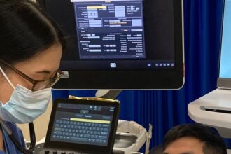 سماعة طبية بالذكاء الاصطناعي تغير قواعد كشف أمراض القلب في بريطانيا