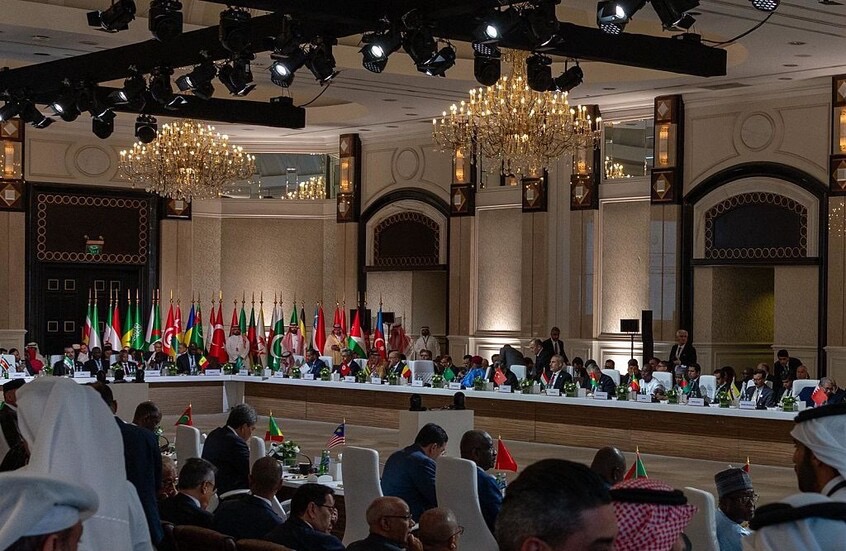 صورة حول : الحاضرون والغائبون عن القمة العربية الإسلامية الطارئة الحاضرون والغائبون عن القمة العربية الإسلامية الطارئة