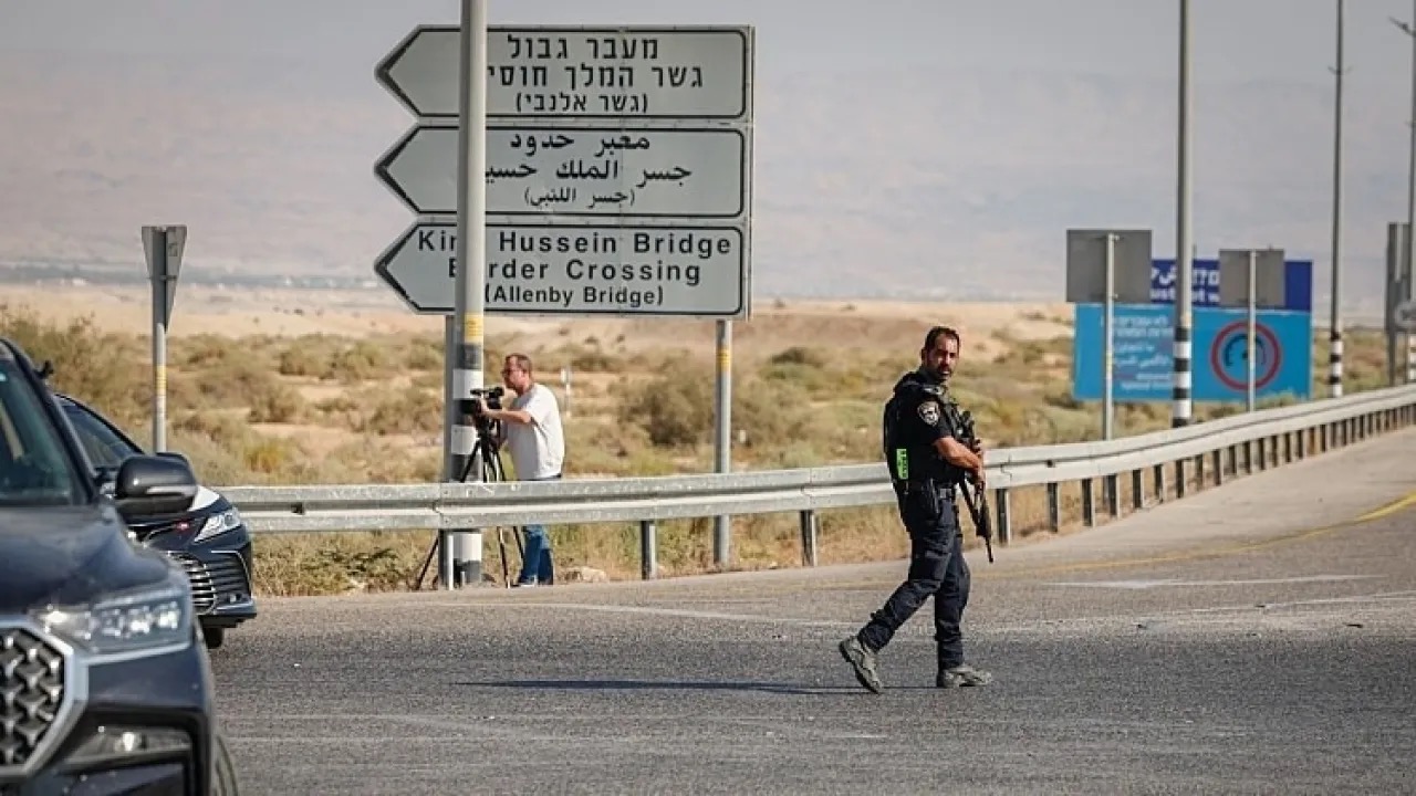 إسرائيل تغلق معبر الكرامة السبت في كلا الاتجاهين