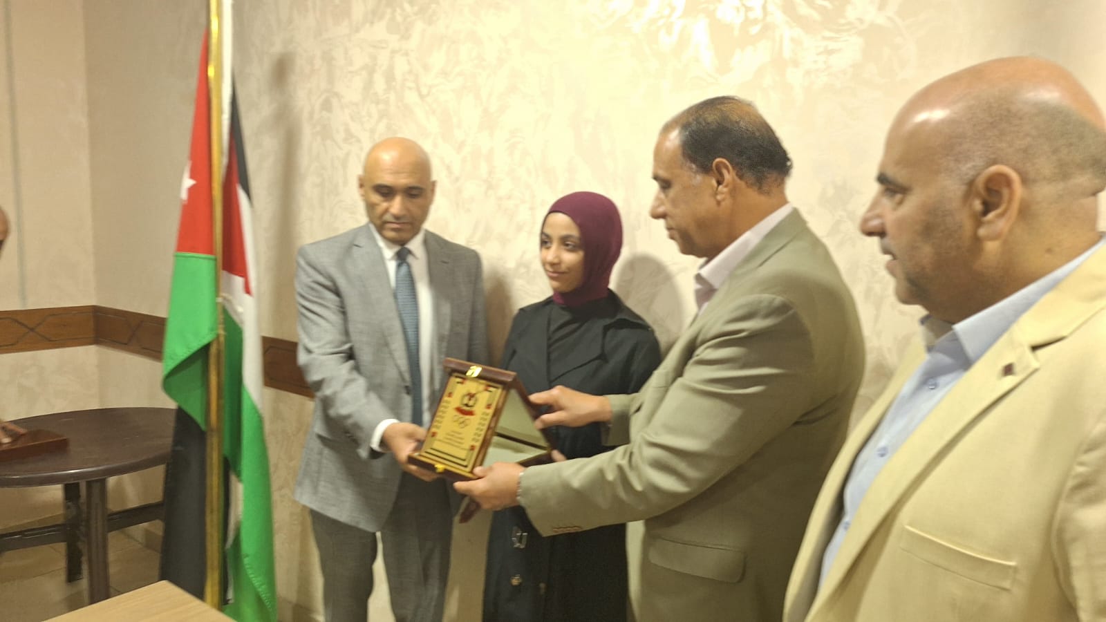 متصرف عين الباشا يكرّم الناجحين ويدعم نادي يرموك البقعة