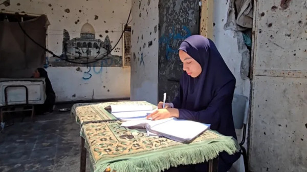 صورة حول : إطلاق امتحان الثانوية العامة إلكترونياً لطلبة غزة من غرفة العمليات الحكومية في رام الله إطلاق امتحان الثانوية العامة إلكترونياً لطلبة غزة من غرفة العمليات الحكومية في رام الله