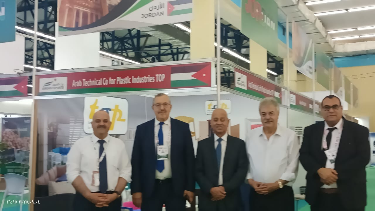 صورة حول : الجغبير يلتقي مسؤولين جزائريين لبحث تعزيز التبادل التجاري بين البلدين الجغبير يلتقي مسؤولين جزائريين لبحث تعزيز التبادل التجاري بين البلدين