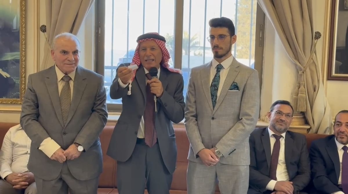 صورة حول : العرموطي طلب وثامر الفايز اعطى .. في جاهة حسن نجل الصحفي محمد غنام وآل مالك العرموطي طلب وثامر الفايز اعطى .. في جاهة حسن نجل الصحفي محمد غنام وآل مالك