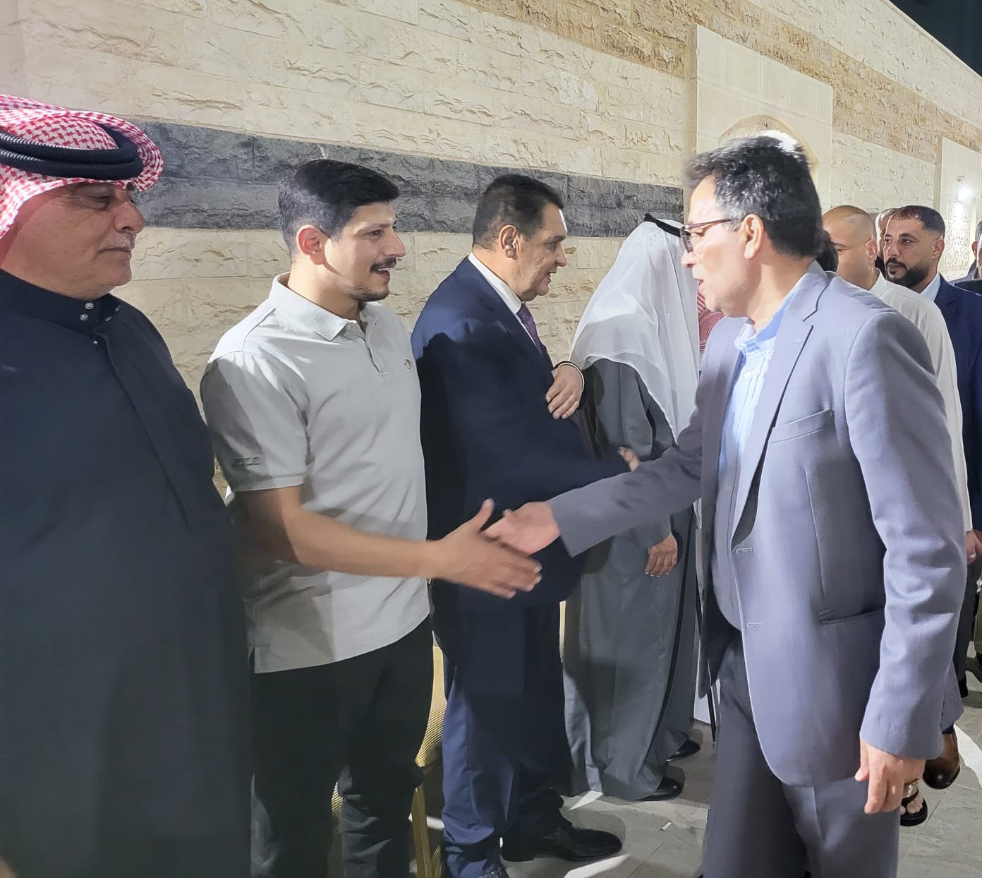 رجل الأعمال ناصر سعيد الركيبات يستقبل المهنئين بنجاح عملية زراعة الكلى