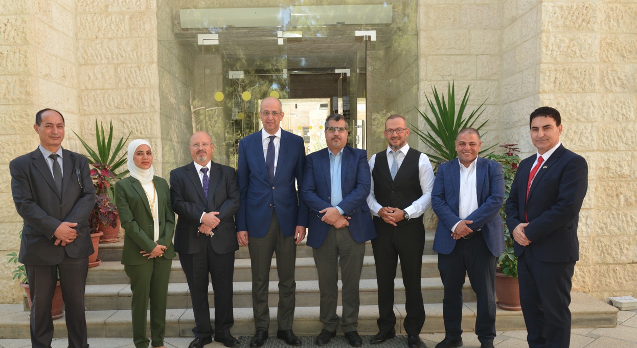رئيس جامعة البترا يستقبل وفدًا من الهيئة الأردنية لزراعة الأسنان ونقابة أطباء الأسنان الأردنية