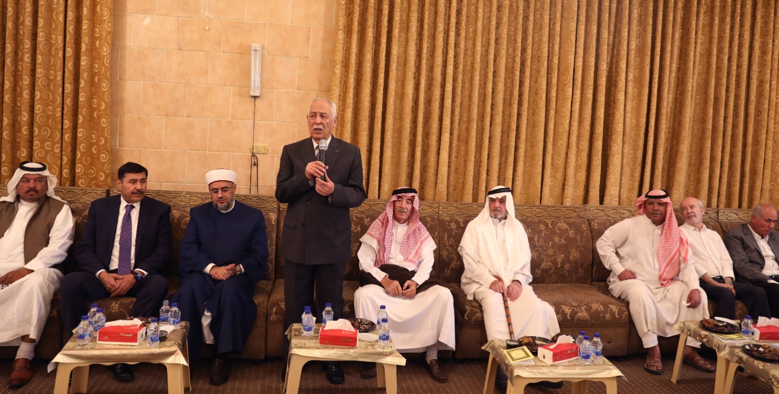 مندوبا عن الملك وولي العهد. العيسوي يعزي: بني خالد والمحارمة والعربيات والخليفات والخشمان والعدينات