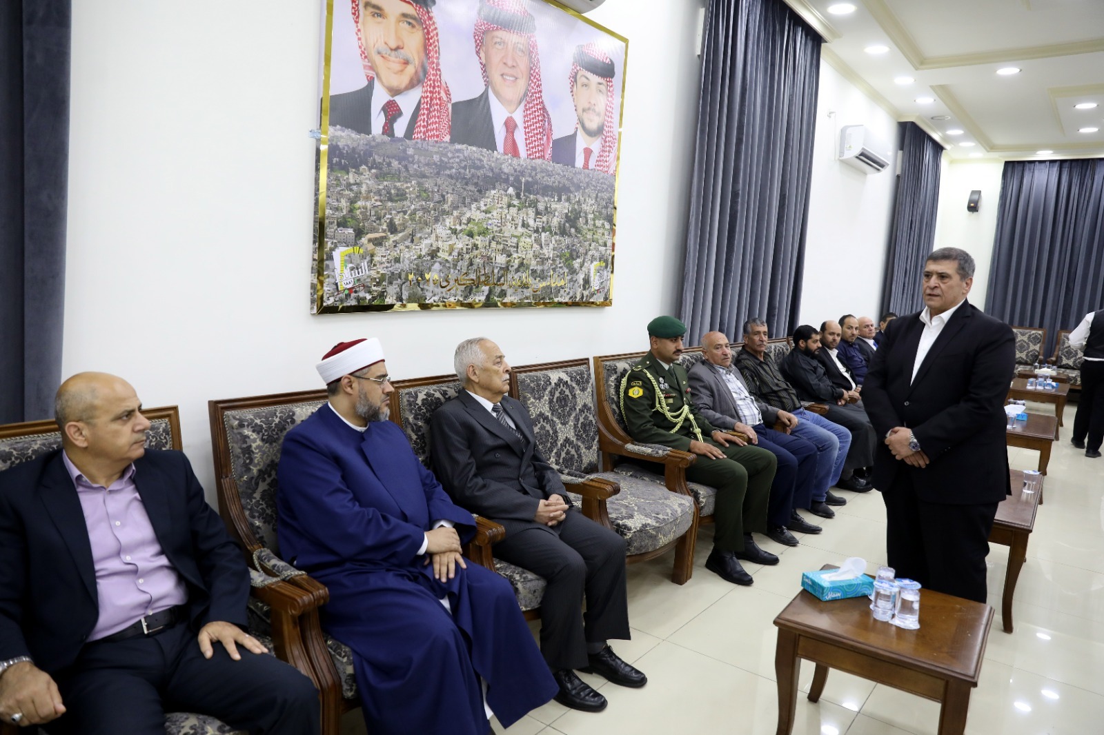 مندوبا عن الملك وولي العهد. العيسوي يعزي: بني خالد والمحارمة والعربيات والخليفات والخشمان والعدينات