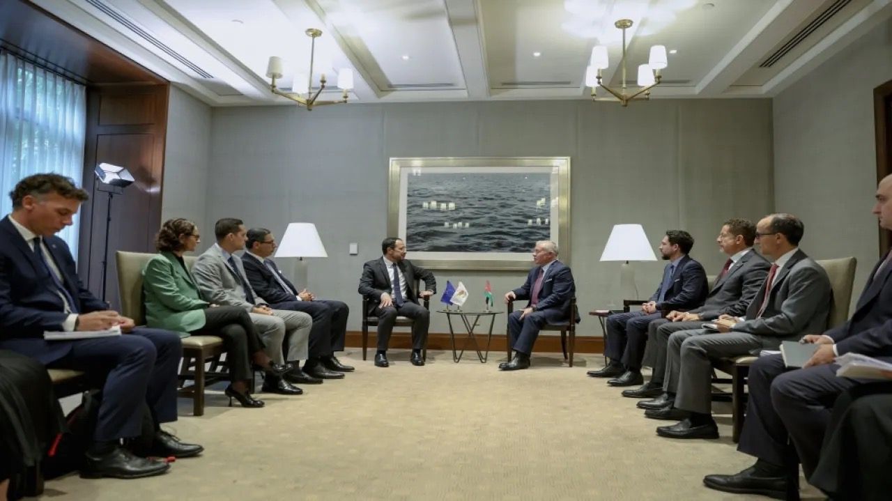 الملك يلتقي الرئيس القبرصي في نيويورك