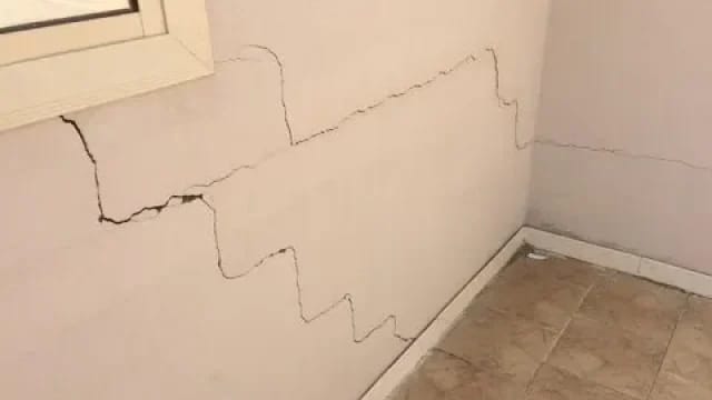 صورة حول : تعميم رسمي يمنع تصوير عيوب الأبنية المدرسية شمالي الأردن تعميم رسمي يمنع تصوير عيوب الأبنية المدرسية شمالي الأردن