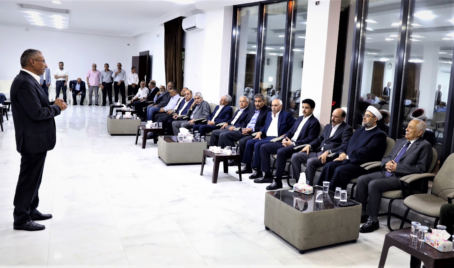 مندوبا عن الملك وولي العهد.. العيسوي يعزي عشائر العظامات وآل عباد