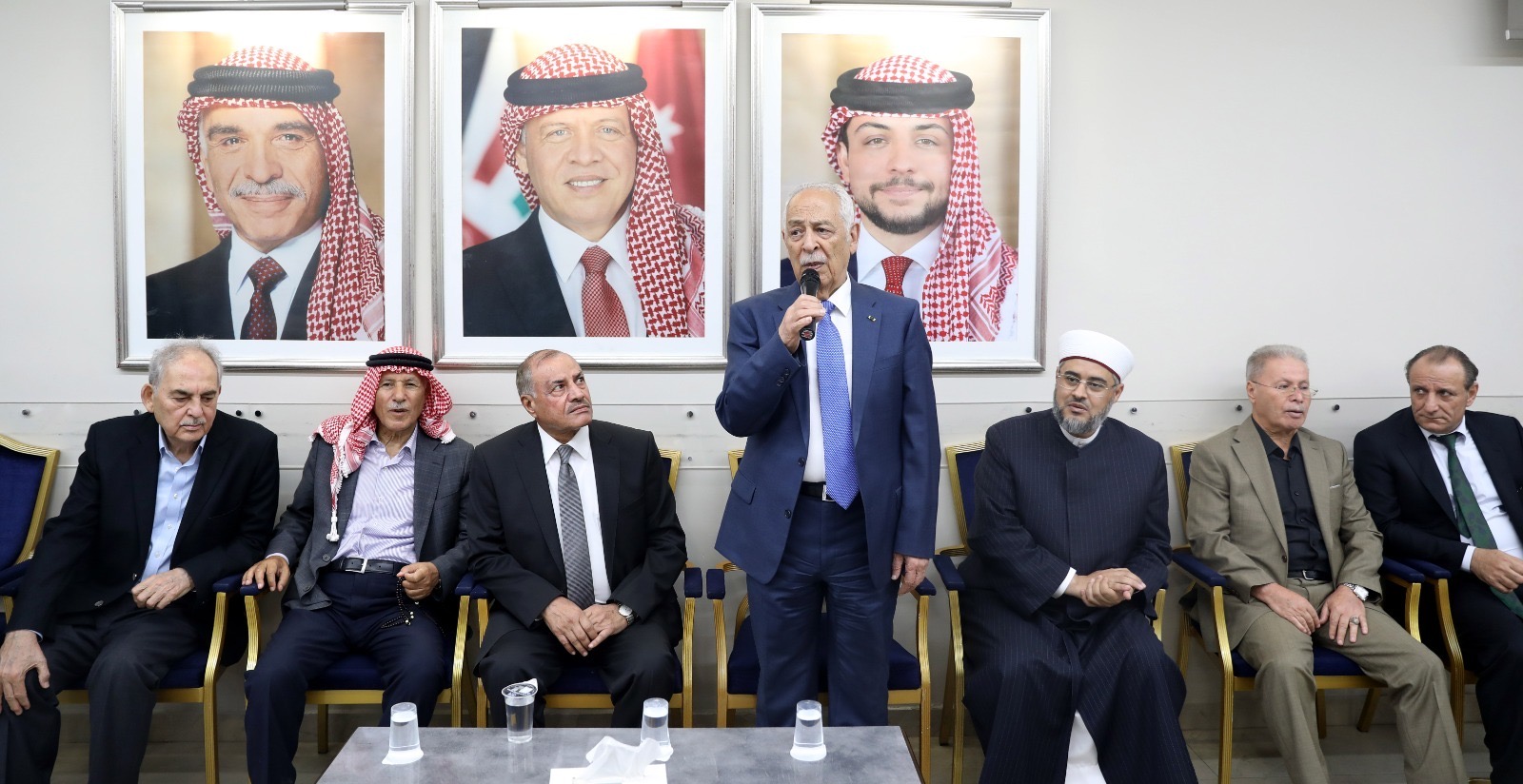 مندوبا عن الملك وولي العهد. العيسوي يعزي الروسان والشريدة والطراونة"صور"