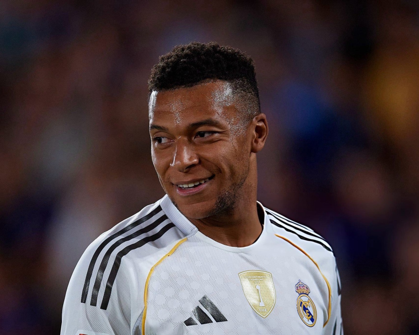 كيليان مبابي يسجل هدف التعادل