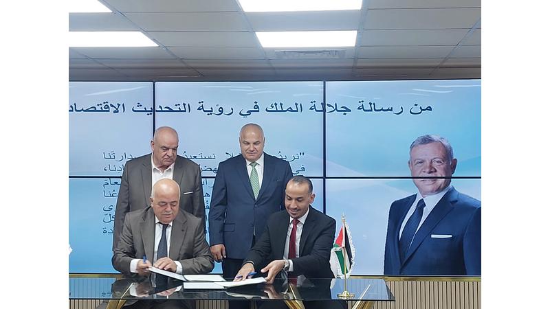 صورة حول : اتفاقيتان استراتيجيتان بين كهرباء إربد والتدريب المهني وبلدية إربد اتفاقيتان استراتيجيتان بين كهرباء إربد والتدريب المهني وبلدية إربد