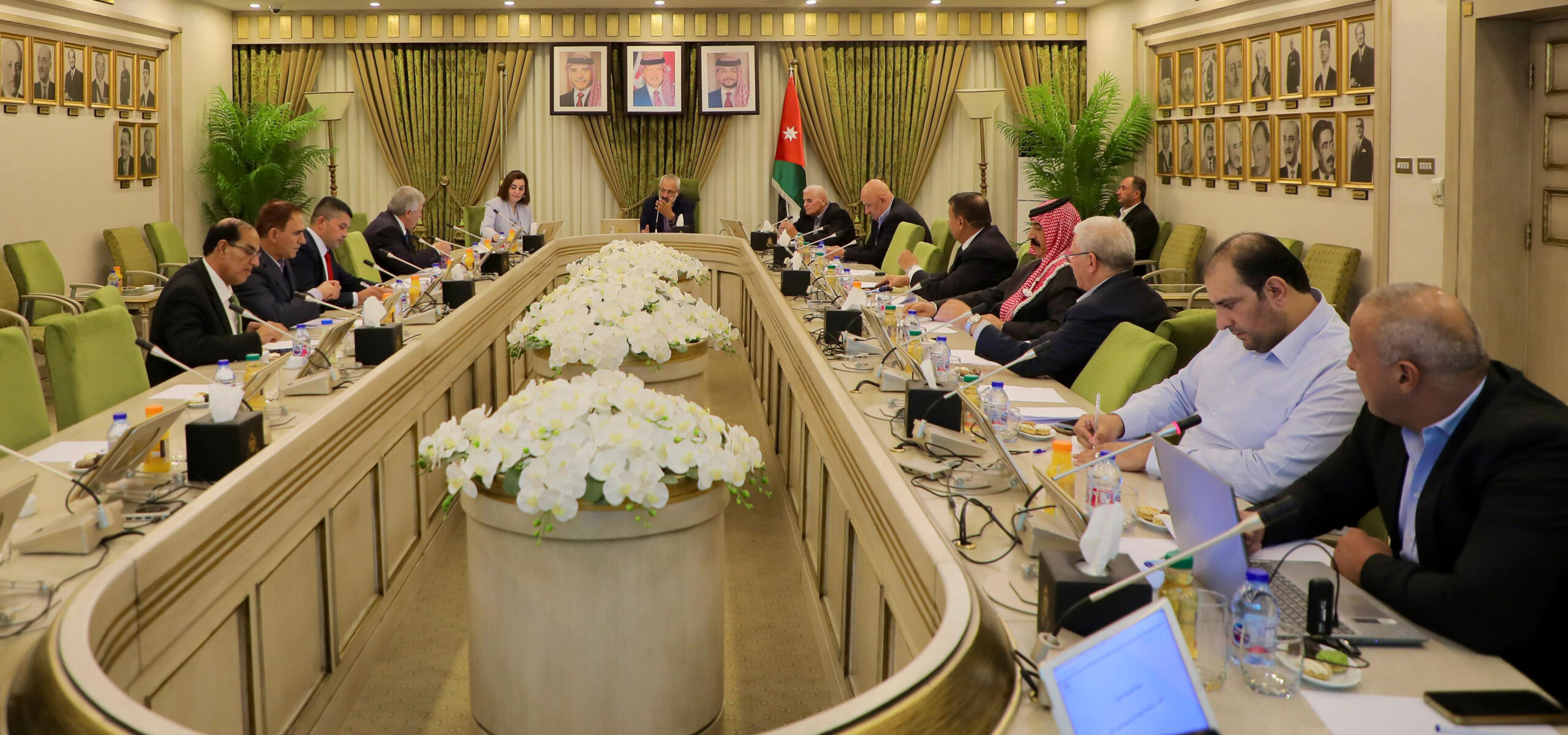 صورة حول : لجنة الأعيان تبحث استراتيجية النقل العام وتوصي بتسريع تنفيذ المشاريع الوطنية لجنة الأعيان تبحث استراتيجية النقل العام وتوصي بتسريع تنفيذ المشاريع الوطنية