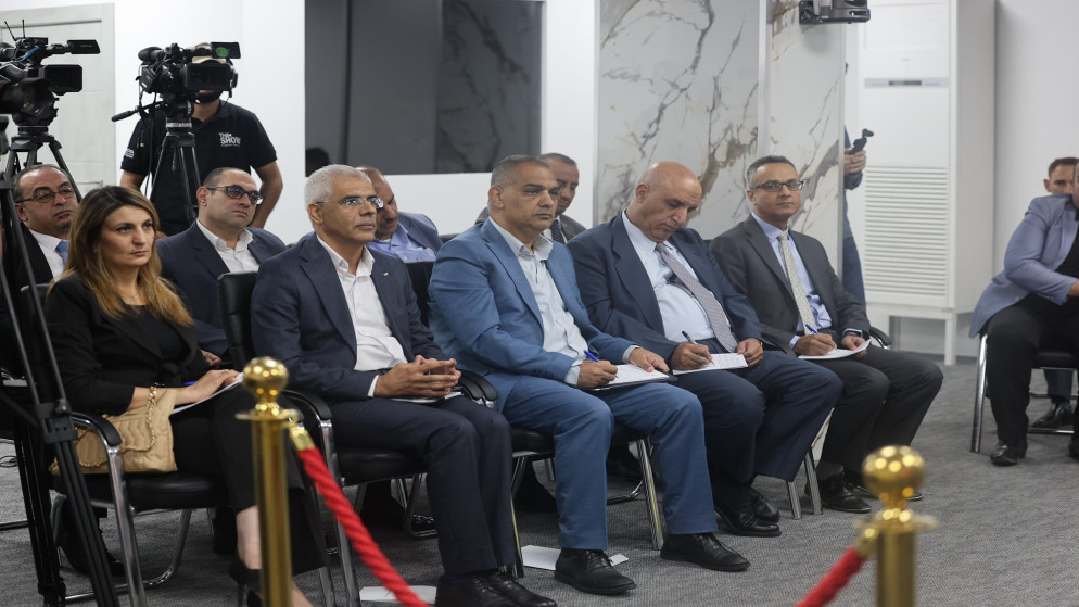صورة حول : الحكومة تبحث إعداد نظام للناطقين الإعلاميين وتطلق خطة تدريبية لتوحيد الخطاب الرسمي الحكومة تبحث إعداد نظام للناطقين الإعلاميين وتطلق خطة تدريبية لتوحيد الخطاب الرسمي