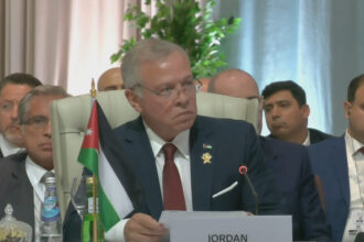 الملك والعاهل البحريني يبحثان هاتفيا التصعيد الإقليمي الخطير