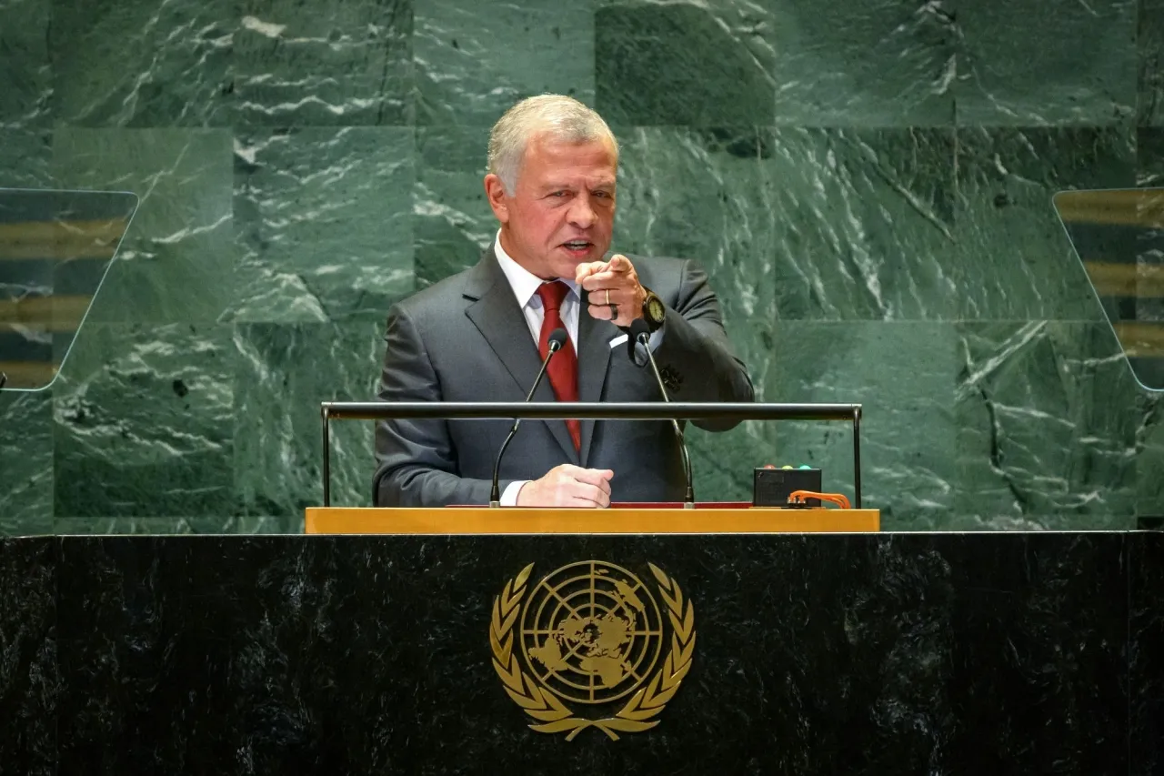 صورة حول : عاجل| الملك يغادر أرض الوطن إلى نيويورك عاجل| الملك يغادر أرض الوطن إلى نيويورك