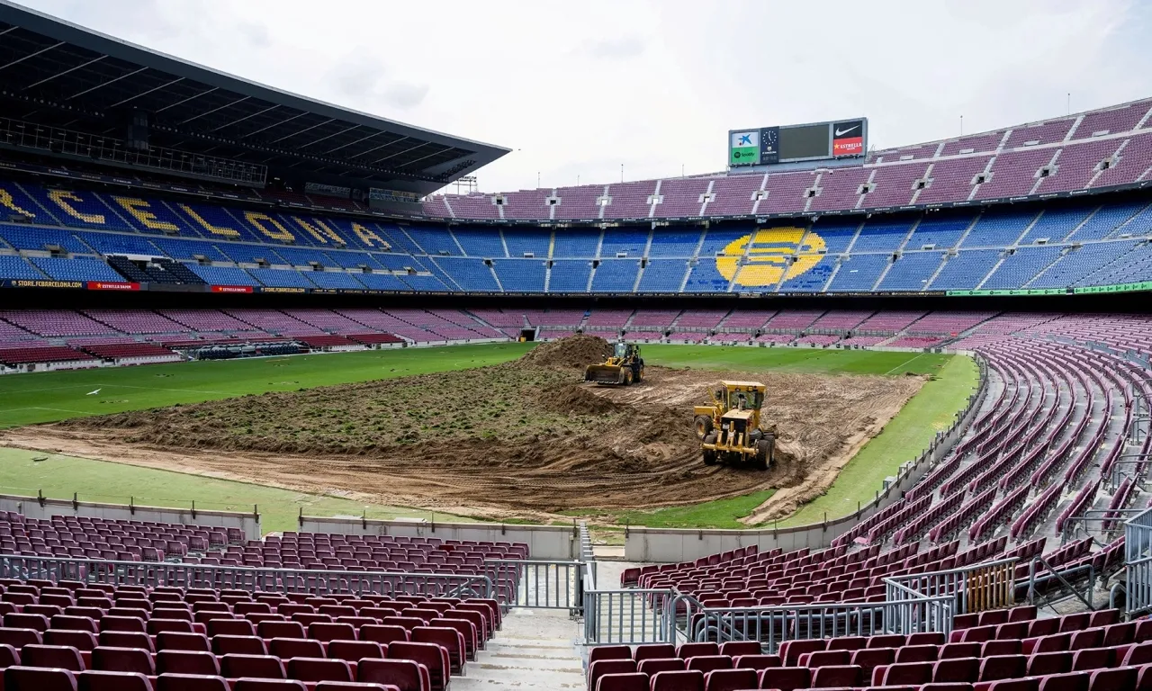 صورة حول : برشلونة يقترب من العودة إلى كامب نو بسعة 27 ألف متفرج برشلونة يقترب من العودة إلى كامب نو بسعة 27 ألف متفرج