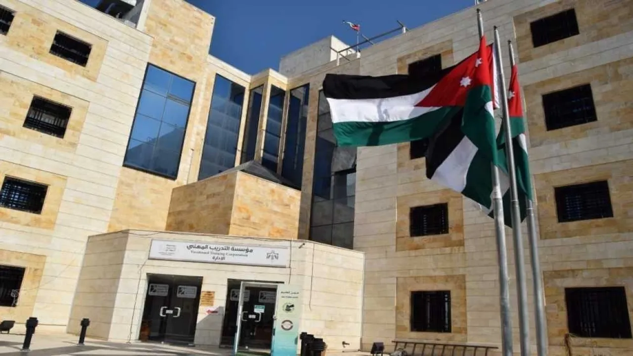 صورة حول : توقيع 41 اتفاقية تدريب منتهي بالتشغيل لدعم الشباب توقيع 41 اتفاقية تدريب منتهي بالتشغيل لدعم الشباب