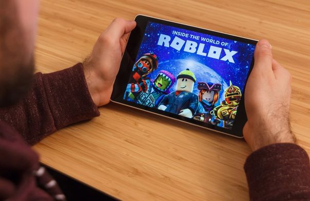 صورة حول : عطل مفاجئ في لعبة "روبلوكس" يثير جدلاً في الأردن عطل مفاجئ في لعبة "روبلوكس" يثير جدلاً في الأردن