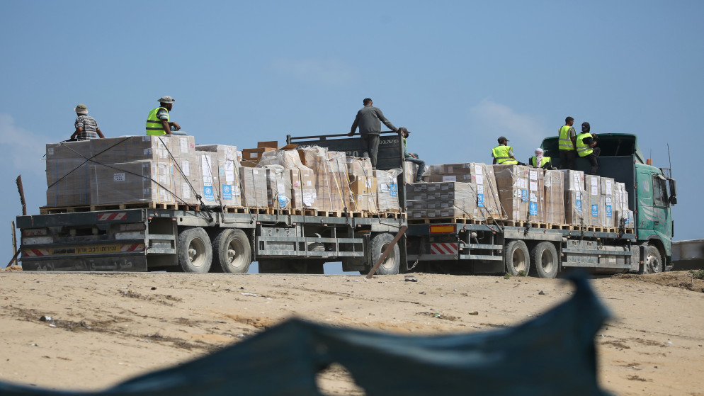 صورة حول : إعلام عبري: وقف إدخال المساعدات من الأردن بعد عملية إطلاق نار في معبر اللنبي إعلام عبري: وقف إدخال المساعدات من الأردن بعد عملية إطلاق نار في معبر اللنبي