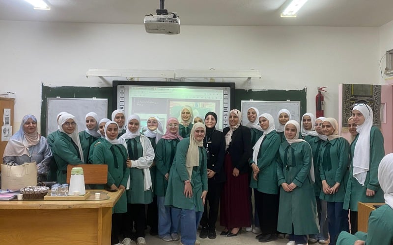 صورة حول : "شابات المزار" تنفذ نشاطًا حول لغة بايثون لطالبات الثانوية "شابات المزار" تنفذ نشاطًا حول لغة بايثون لطالبات الثانوية