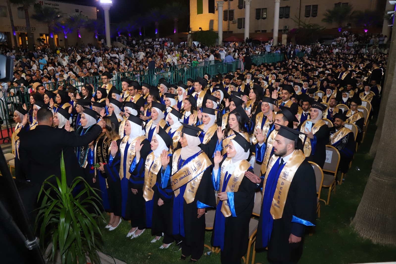 جامعة البترا تحتفل بتخريج الفوج الحادي والثلاثين للفصل الصيفي2024/2025