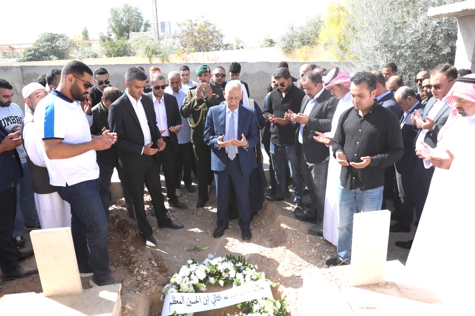 *مندوبًا عن الملك وولي العهد.. العيسوي يشارك في تشييع جثمان الشاب فواز أبو تايه*