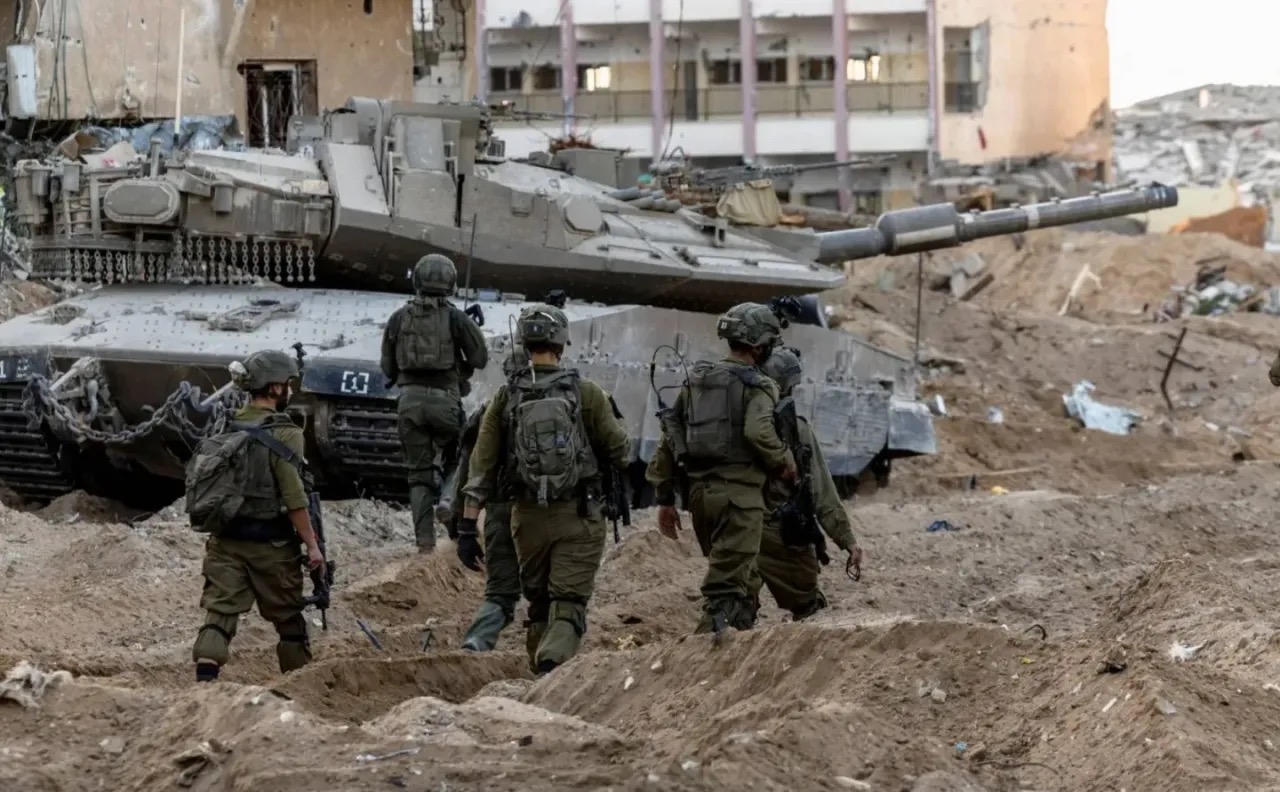 الاحتلال الإسرائيلي يبدأ انسحاباً محدوداً من القطاع