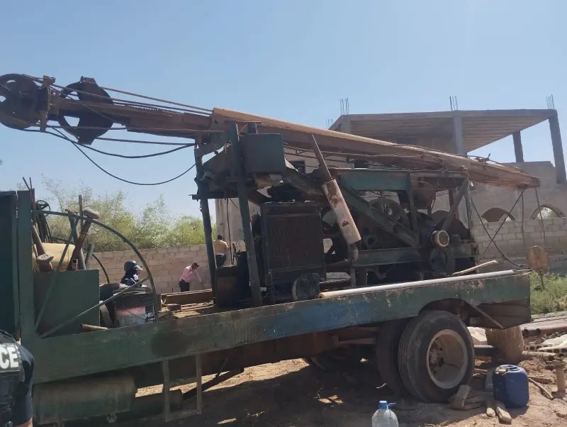 صورة حول : سلطة المياه تضبط حفارة مخالفة تحفر بئرًا في الشونة الجنوبية سلطة المياه تضبط حفارة مخالفة تحفر بئرًا في الشونة الجنوبية