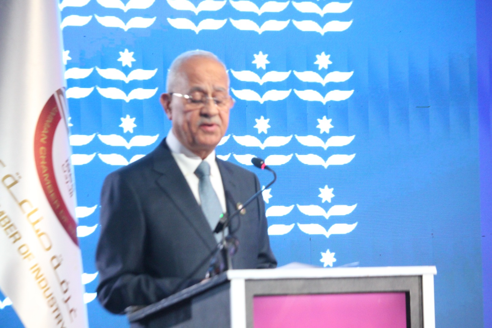 جعفر حسان يكرم 100 شركة صناعية في الأردن .. فيديو وصور