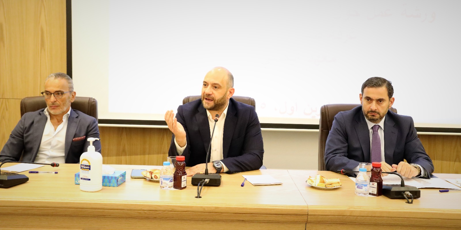 صورة حول : بمشاركة الحموري ونقل "ايجابي" ينظم ورشة حول الحوكمة والحوكمة العائلية بمشاركة الحموري ونقل "ايجابي" ينظم ورشة حول الحوكمة والحوكمة العائلية